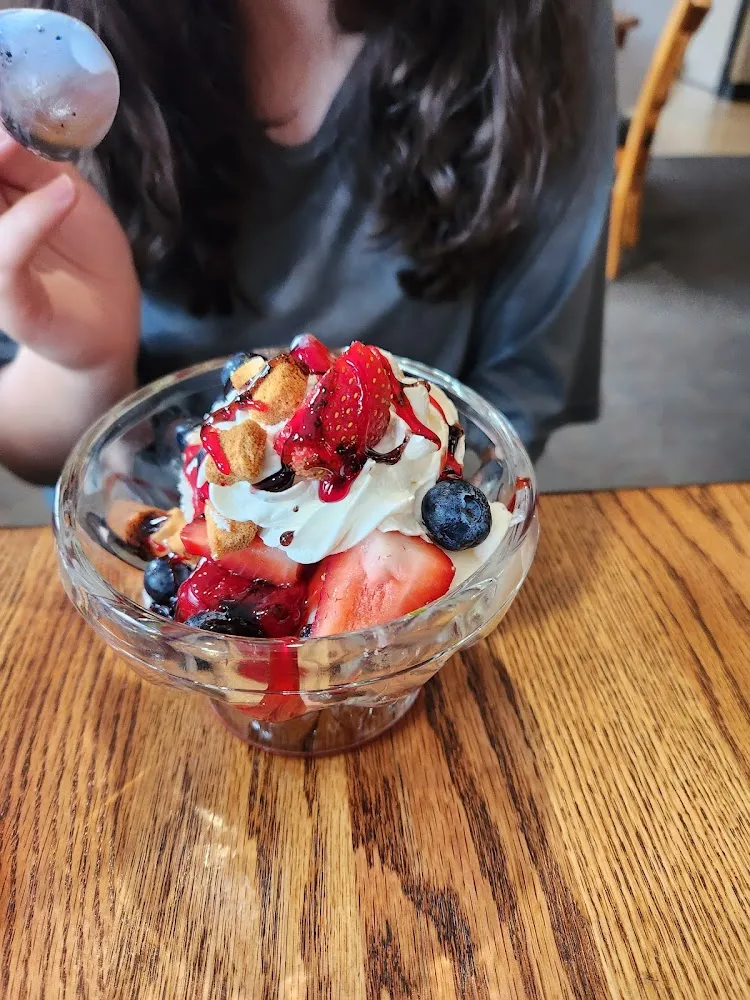 Berry Sundae